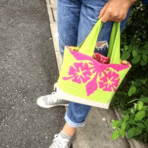 画像: ハイビスカスのキャンバス・トートバッグ